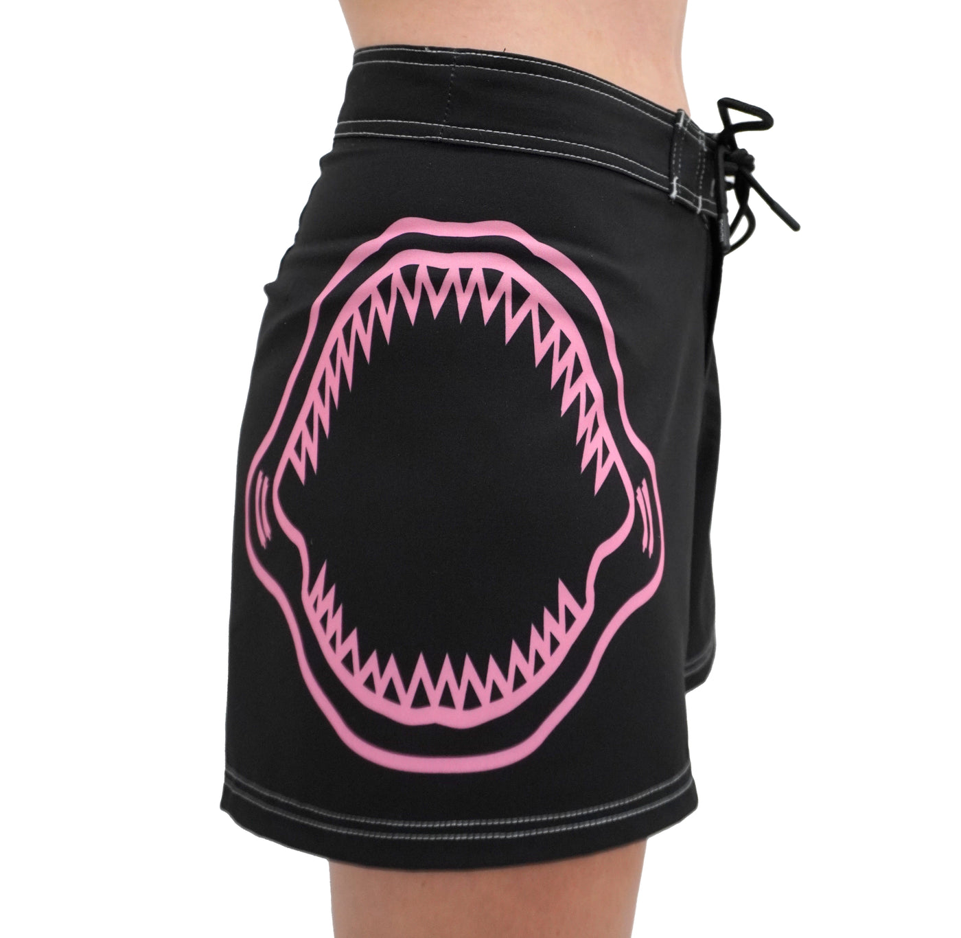 SHE SHREDS BOARDSHORT (Blk)